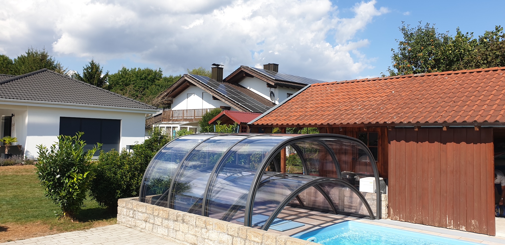 20220726_163127 Poolüberdachung mit erhöhtem Vorbau