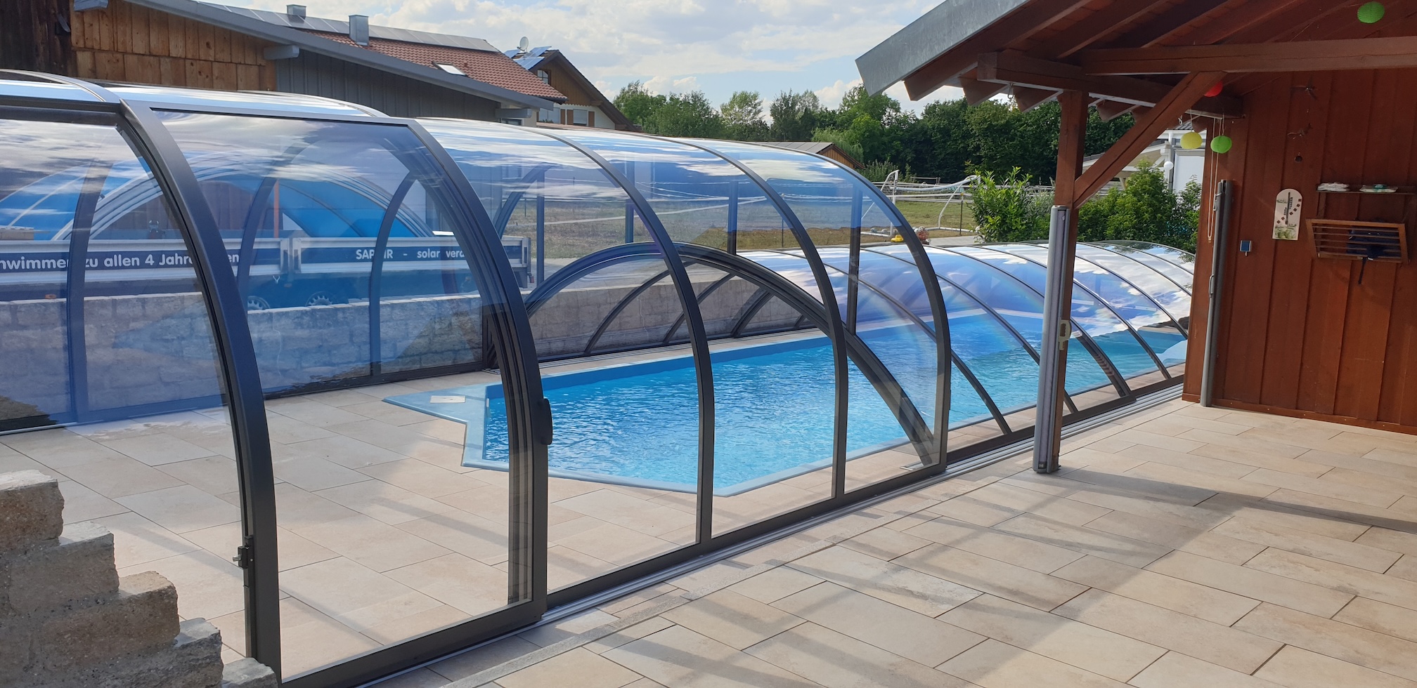 20220726_165910 Poolüberdachung mit erhöhtem Vorbau